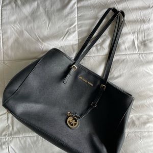 black michael kors purse